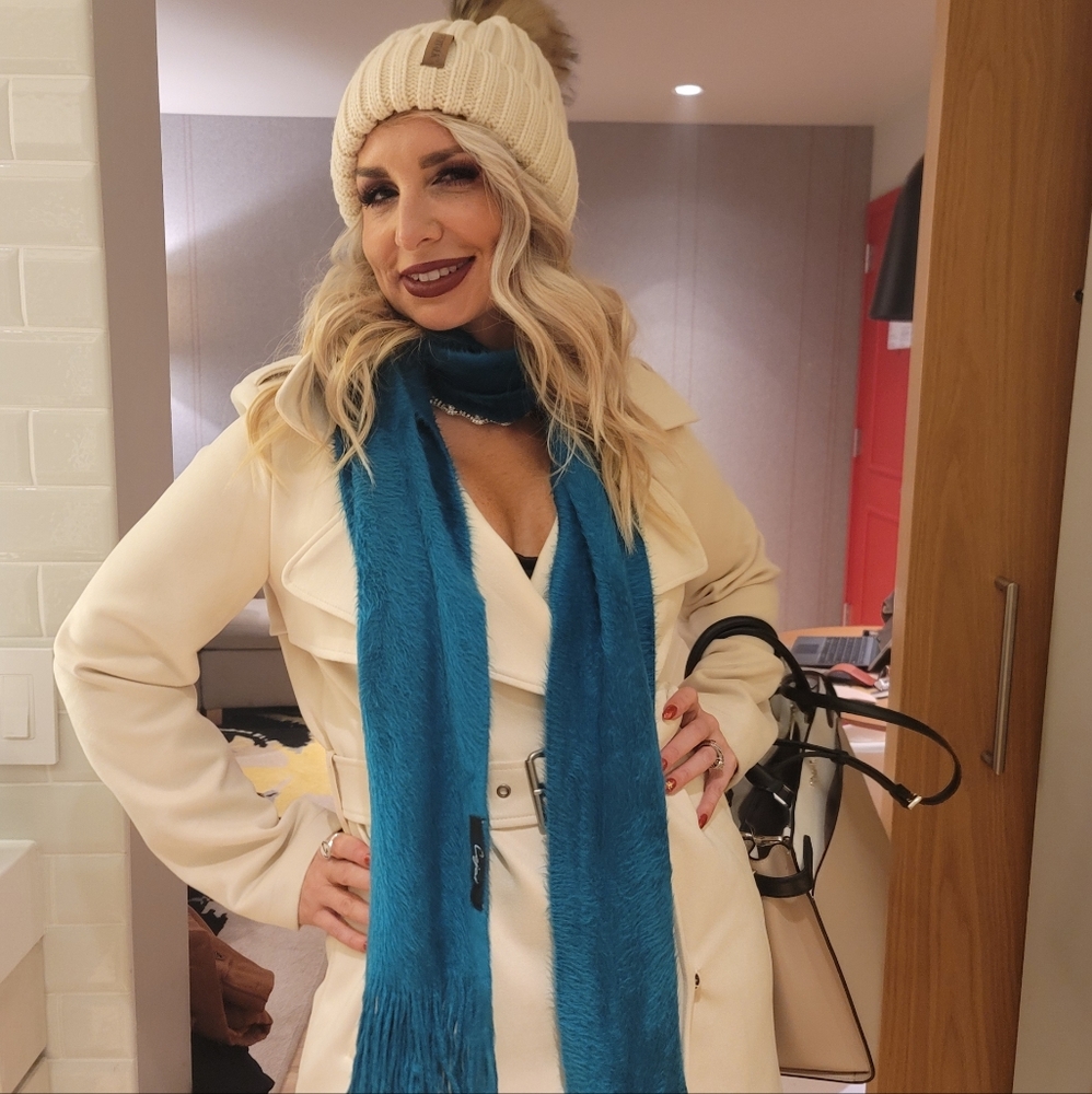 Meet your Posher, Holly